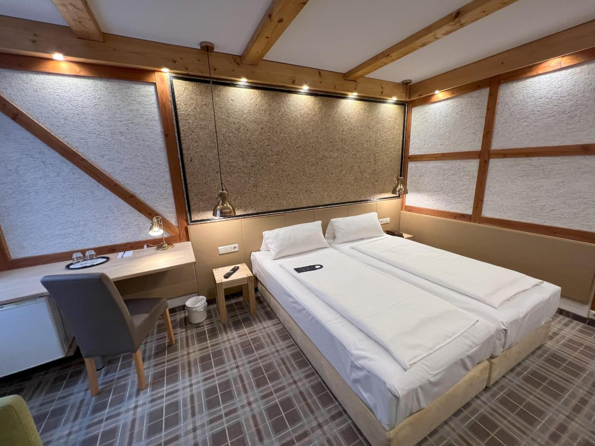 Apart Hotel Deutschmeister バート・メルゲントハイム エクステリア 写真