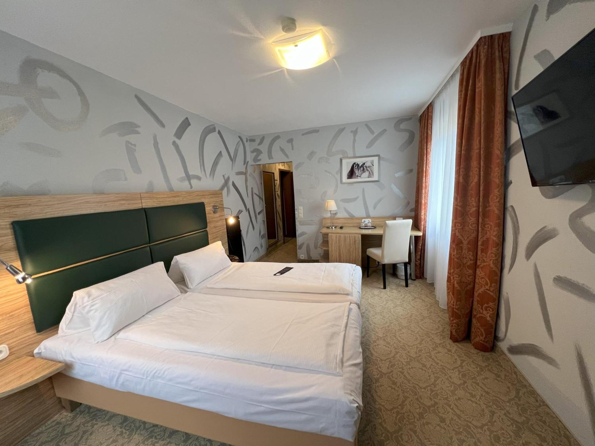 Apart Hotel Deutschmeister バート・メルゲントハイム エクステリア 写真