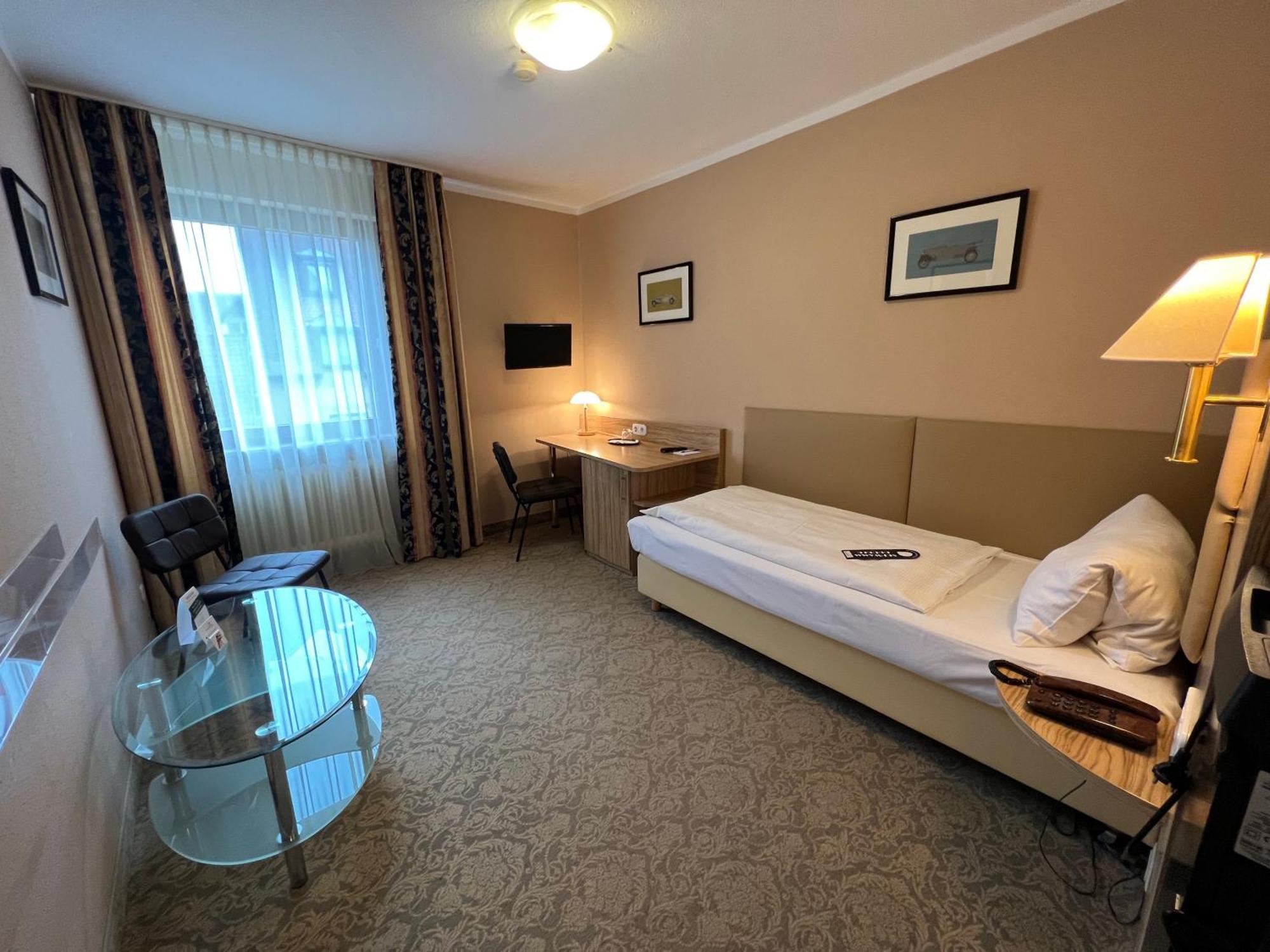 Apart Hotel Deutschmeister バート・メルゲントハイム エクステリア 写真