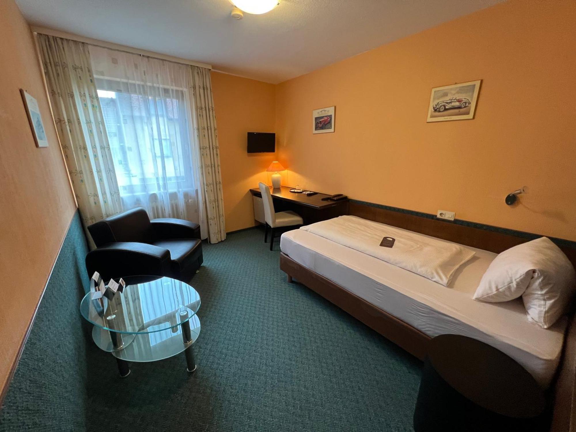 Apart Hotel Deutschmeister バート・メルゲントハイム エクステリア 写真
