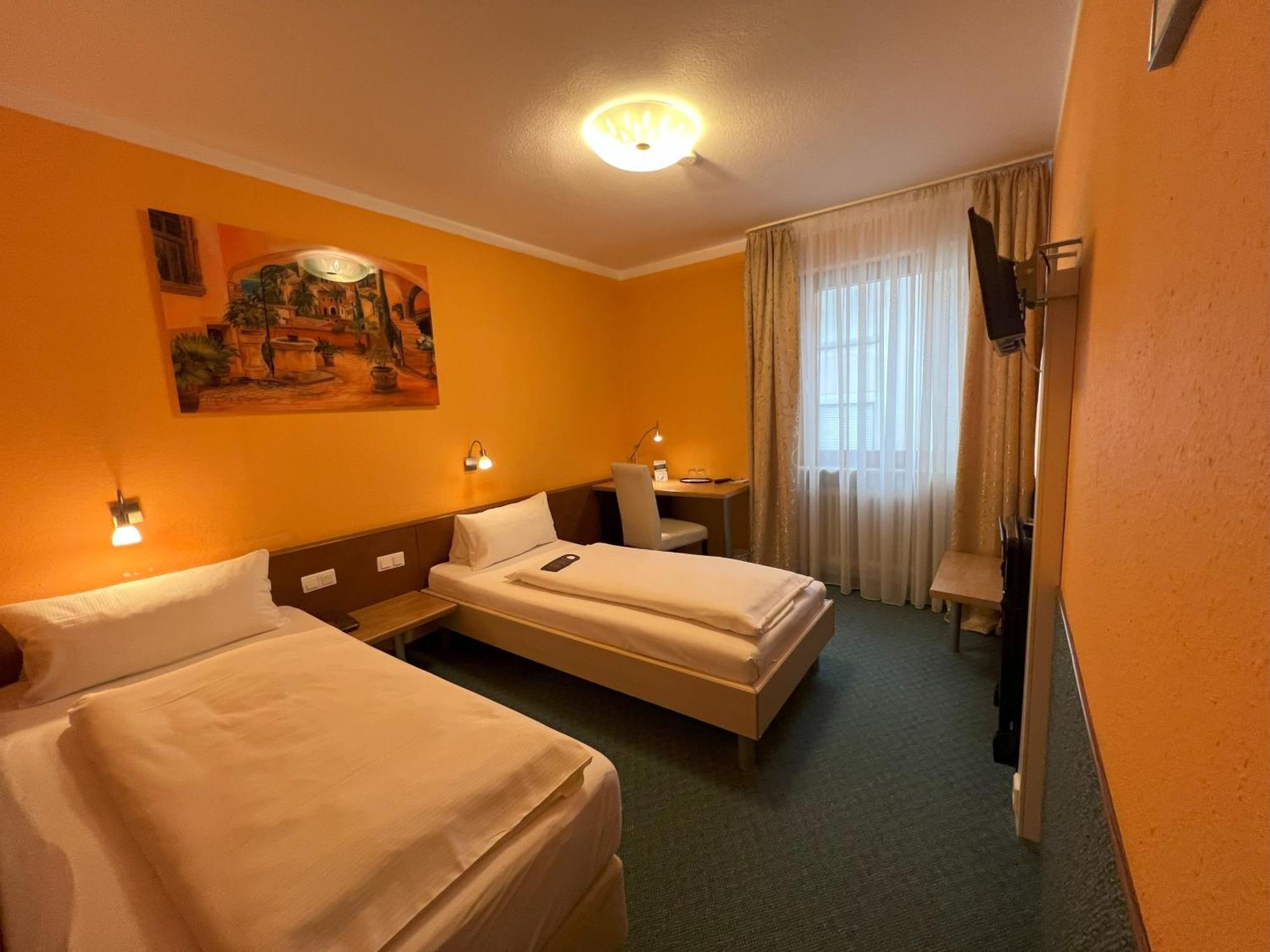 Apart Hotel Deutschmeister バート・メルゲントハイム エクステリア 写真