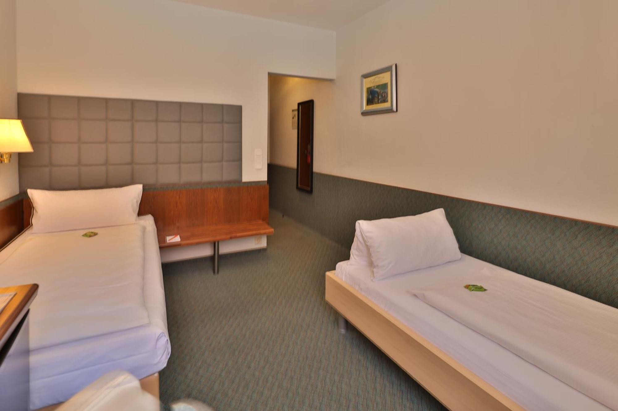 Apart Hotel Deutschmeister バート・メルゲントハイム エクステリア 写真